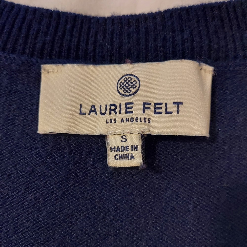 Laurie Felt Deep Blue V-Neck Sweater with White Star Design #cashmere - Picture 3 of 6